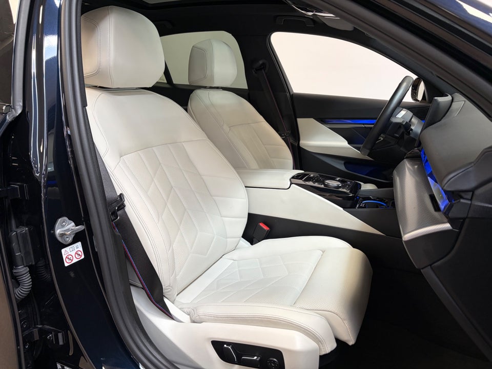 BMW i5 eDrive40 Fully Charged M-Sport Pro 4d