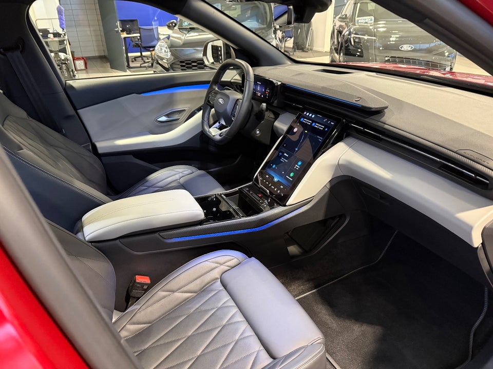 Ford Explorer 77 Premium Extended Range 5d