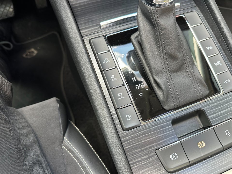 Skoda Superb 1,4 TSi iV Plus Combi DSG 5d