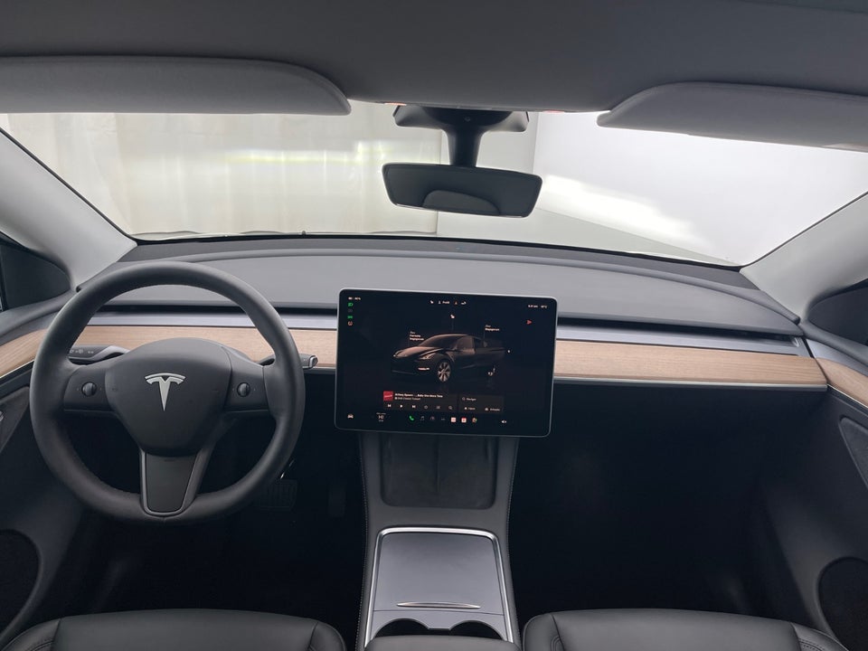 Tesla Model Y Long Range AWD 5d