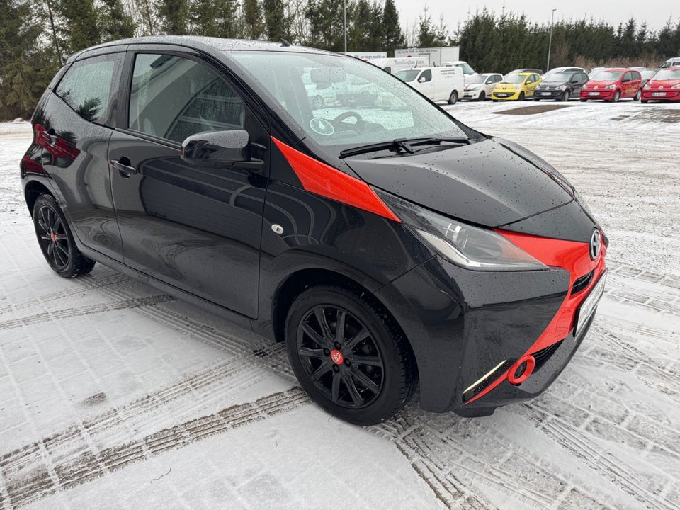Toyota Aygo 1,0 VVT-i x-play 5d