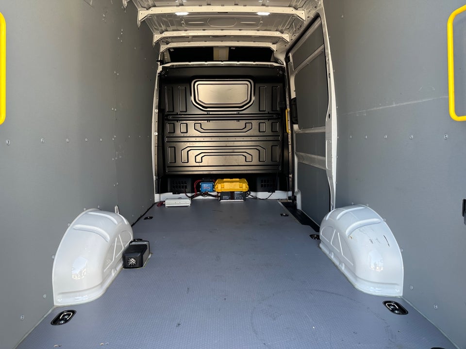 MAN TGE 2,0 3.180 Kassevogn L3H3 aut. FWD