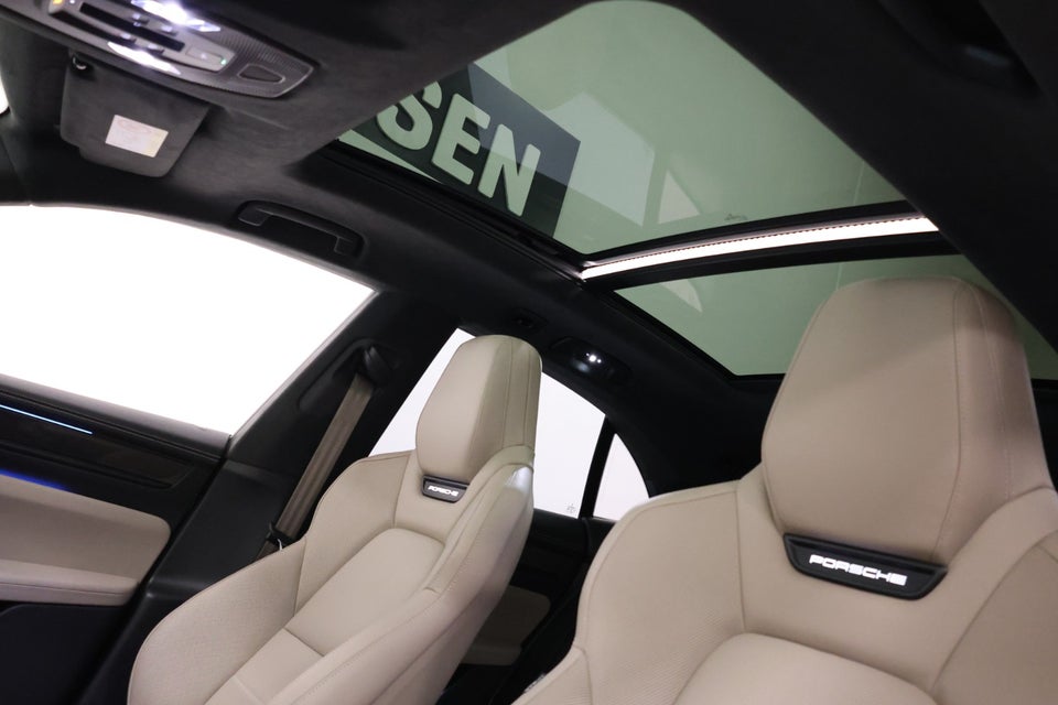 Porsche Macan Turbo 5d