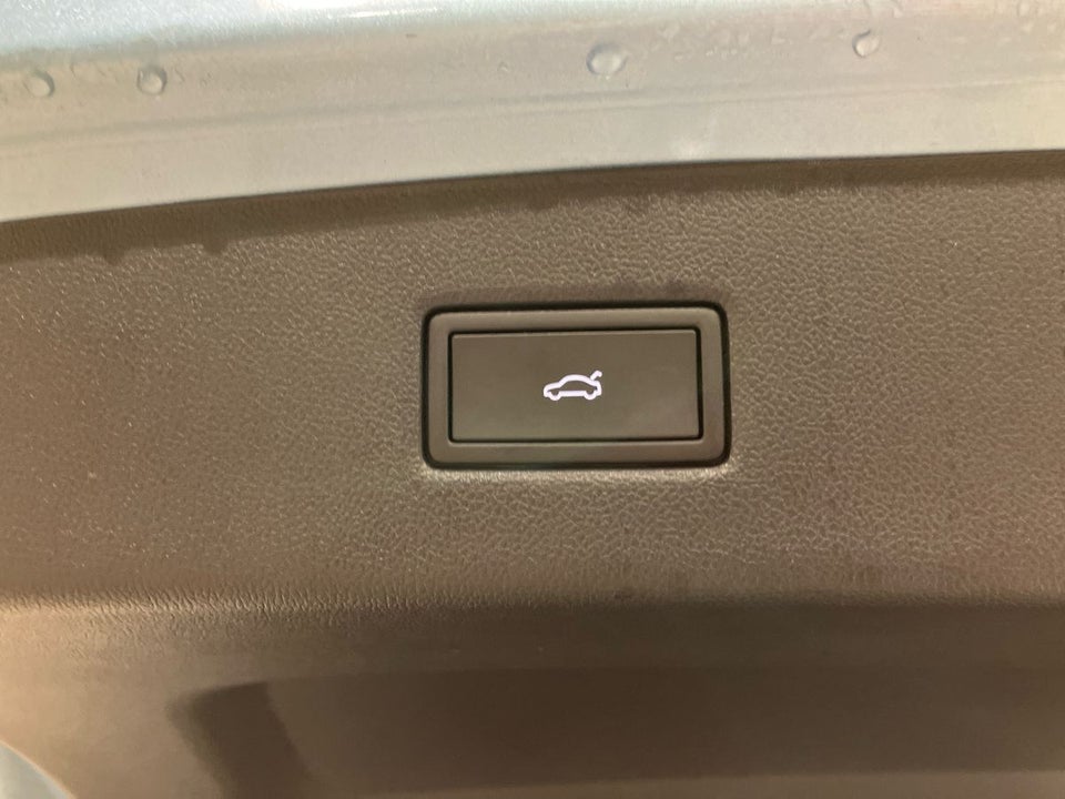 Ford Explorer 82 Premium Extended Range 5d