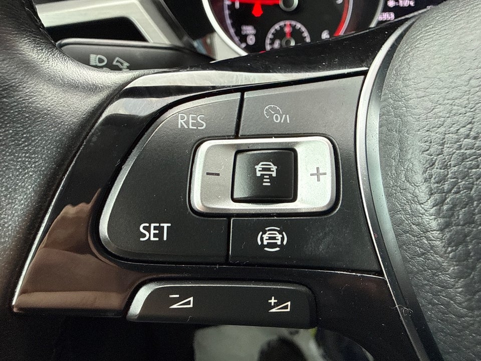 VW Touran 2,0 TDi 122 Comfortline Van 5d