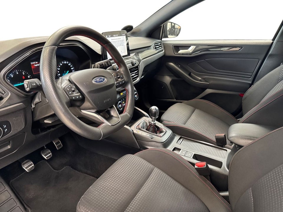 Ford Focus 1,0 EcoBoost ST-Line Business stc. 5d