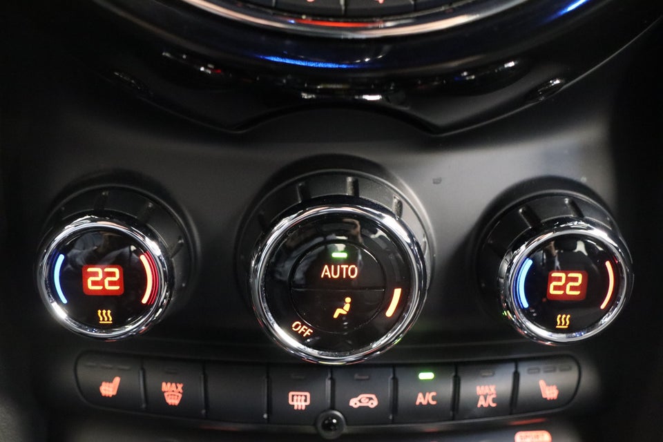 MINI Cooper SE Essential 3d