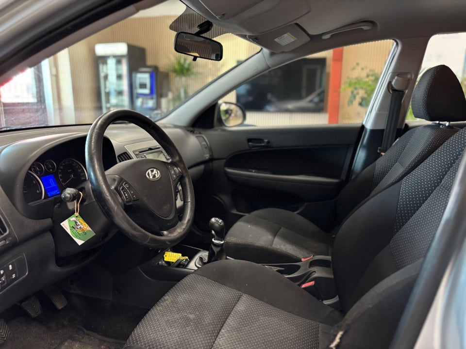 Hyundai i30 1,6 CRDi 90 Blue Drive CW 5d