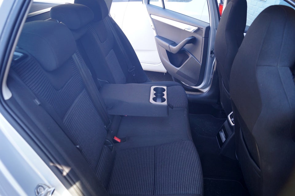 Skoda Octavia 2,0 TDi 150 Elegance Combi DSG 5d
