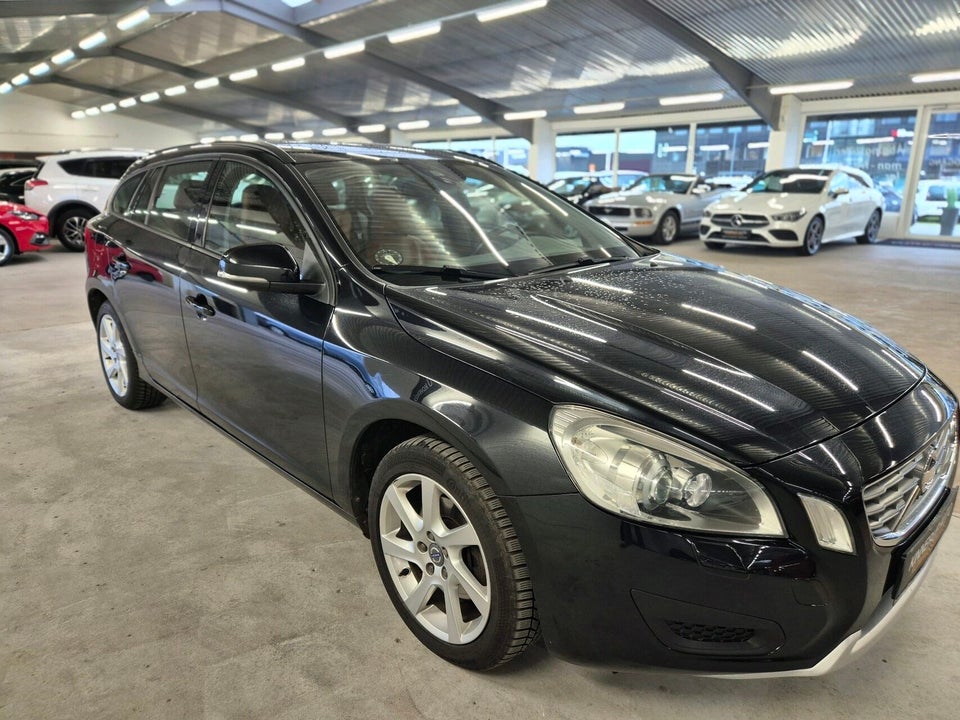 Volvo V60 1,6 D2 115 Kinetic aut. 5d