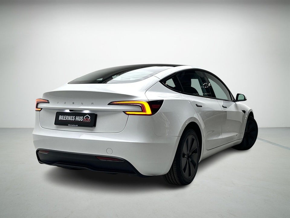 Tesla Model 3 RWD 4d