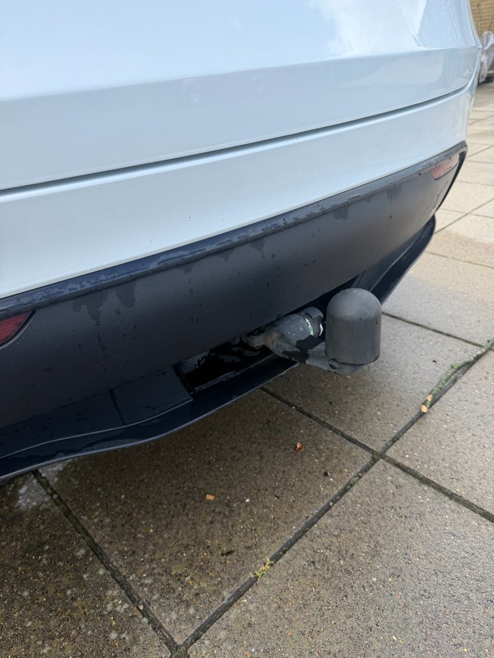 Tesla Model Y Long Range AWD 5d