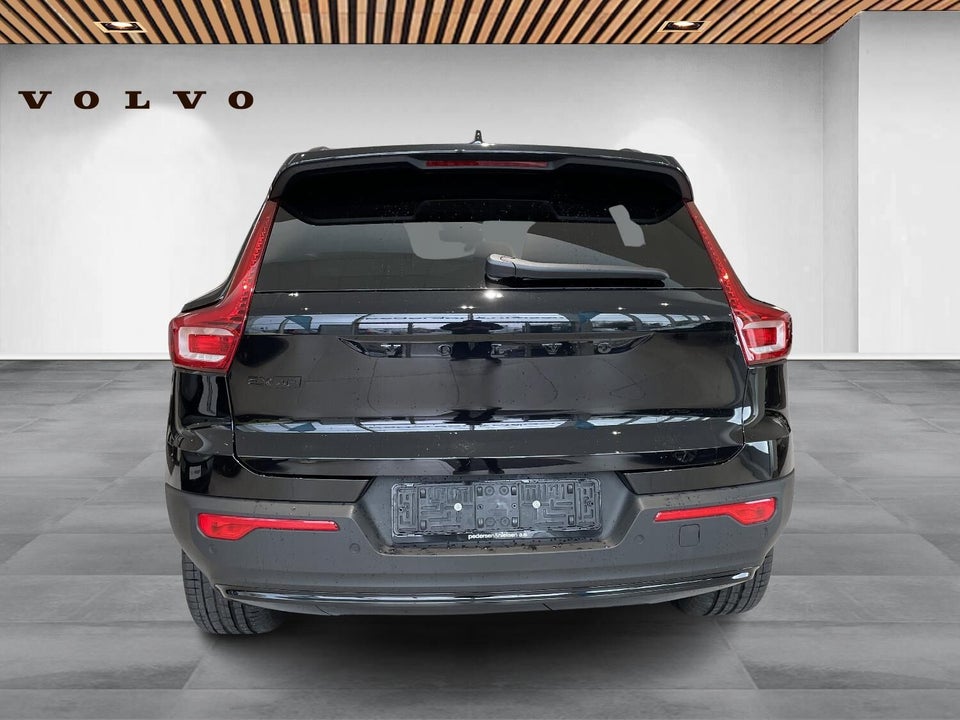 Volvo EX40 Extended Range Black Edition 5d