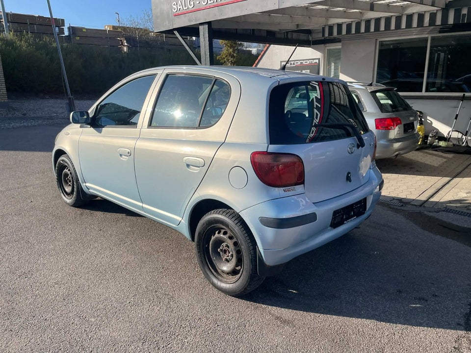 Toyota Yaris 1,0 Terra 5d