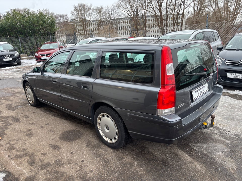Volvo V70 2,4 140 Momentum 5d