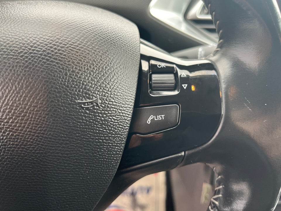 Peugeot 308 1,6 BlueHDi 120 Style SW 5d