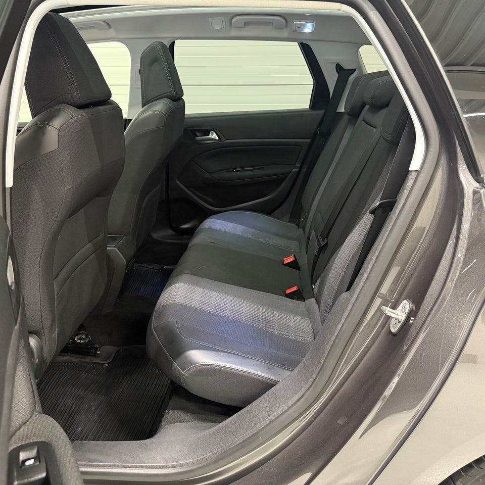 Peugeot 308 1,6 BlueHDi 120 Allure Sky SW 5d