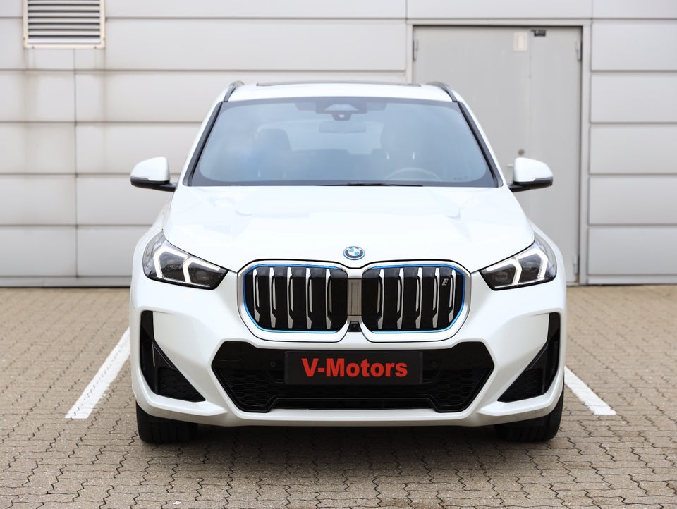 BMW iX1 xDrive30 Fully Charged M-Sport 5d