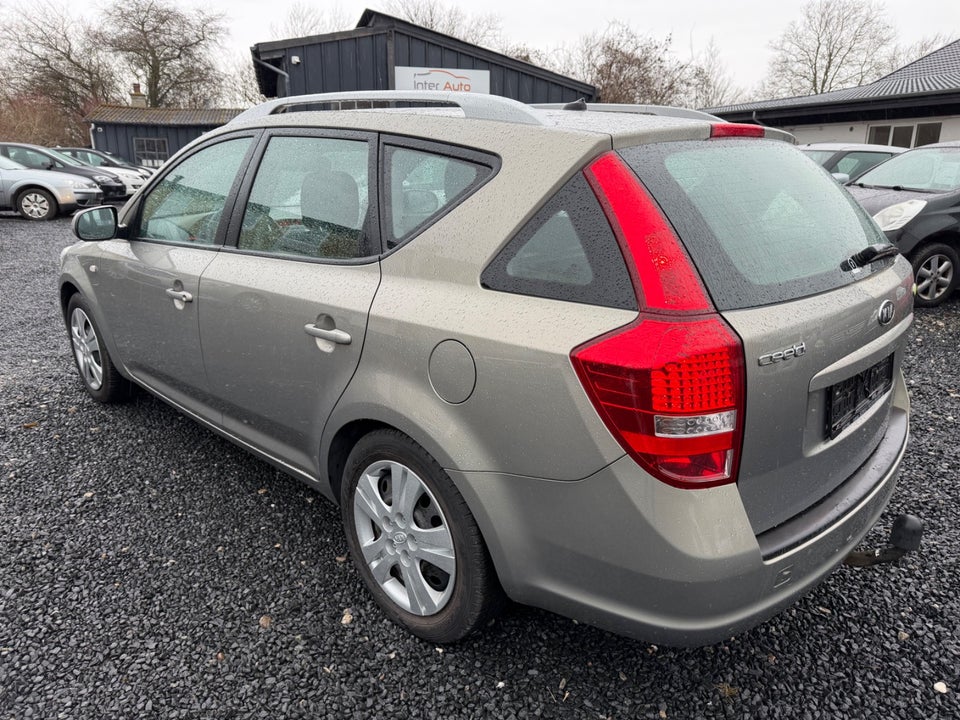 Kia Ceed 1,4 CVVT 105 Exclusive SW ECO 5d