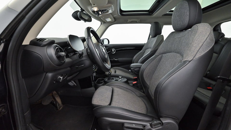 MINI Cooper SE Camden Edition 3d