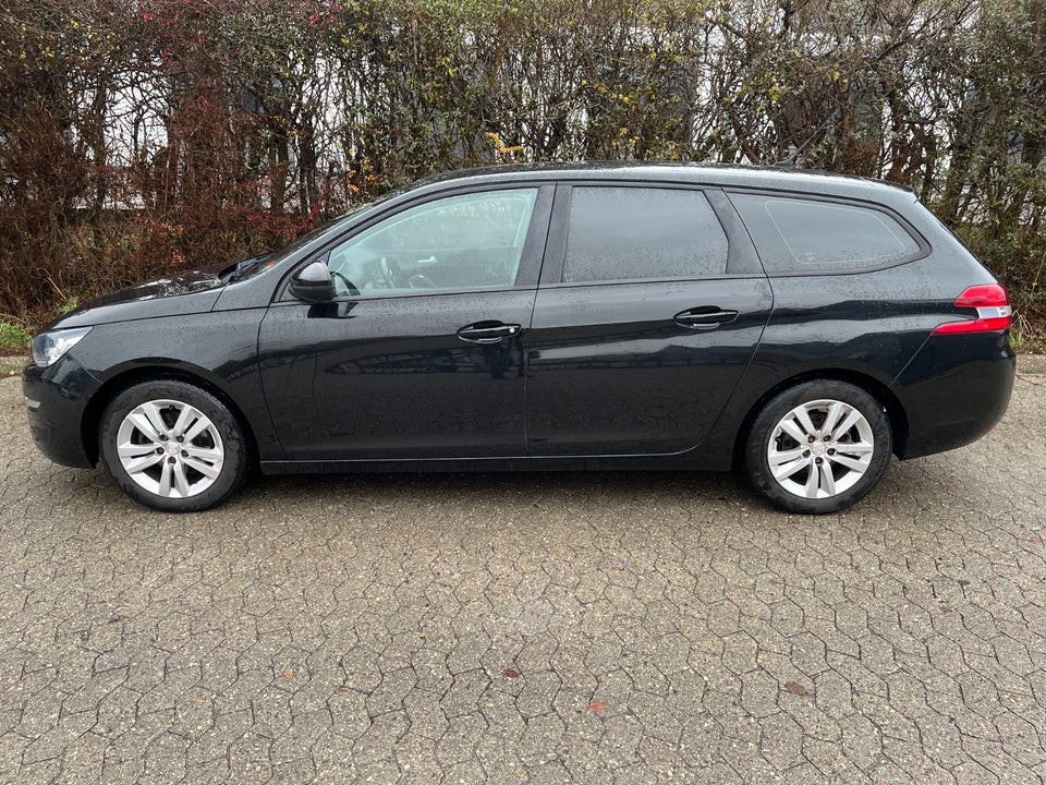 Peugeot 308 1,2 e-THP 130 Allure SW 5d