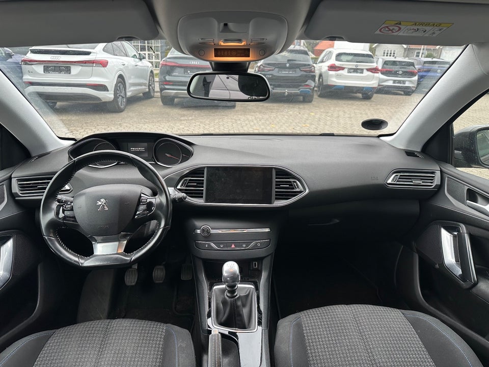 Peugeot 308 1,5 BlueHDi 130 Style 5d