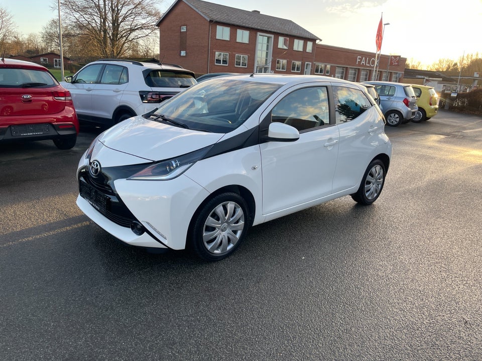 Toyota Aygo 1,0 VVT-i x-play 5d