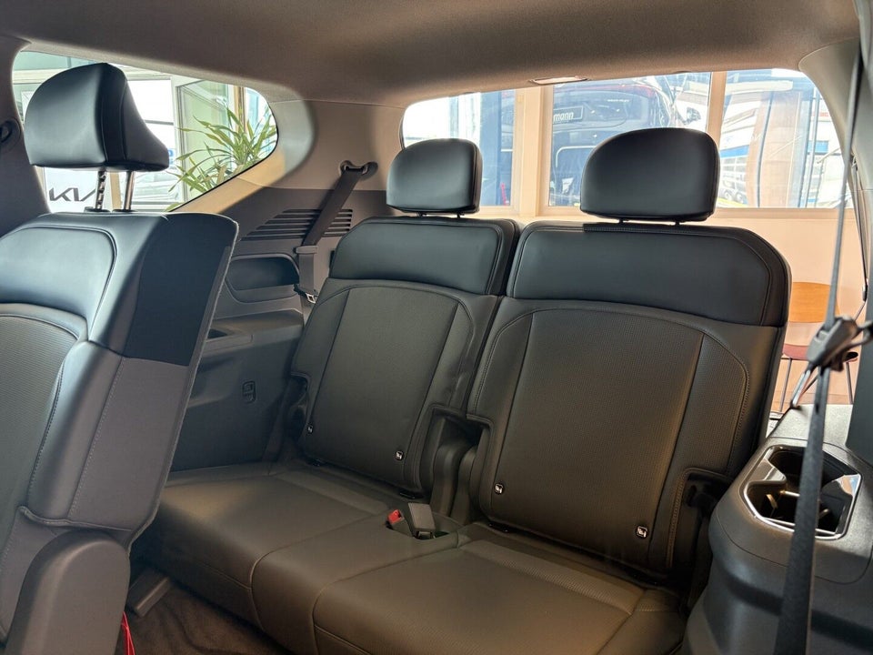 Kia EV9 76 Standard Range Upgrade RWD 7prs 5d