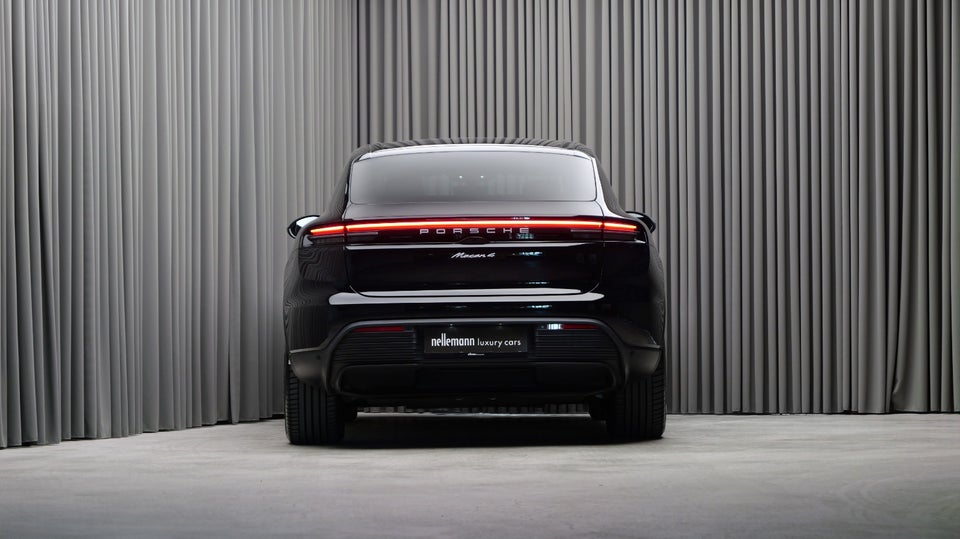 Porsche Macan 4 5d