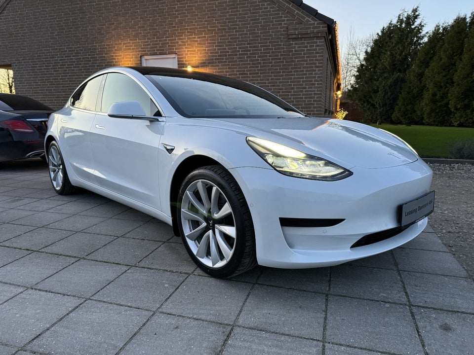 Tesla Model 3 Standard Range+ RWD 4d