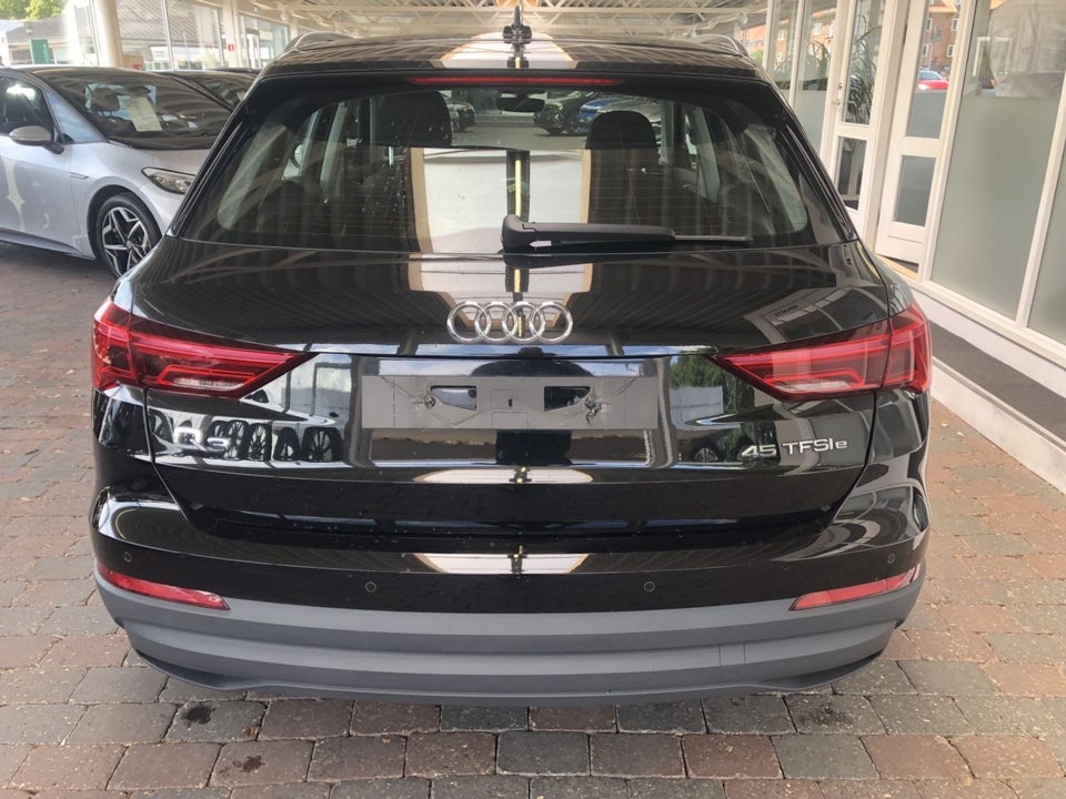 Audi Q3 45 TFSi e Attitude plus S-tr. 5d