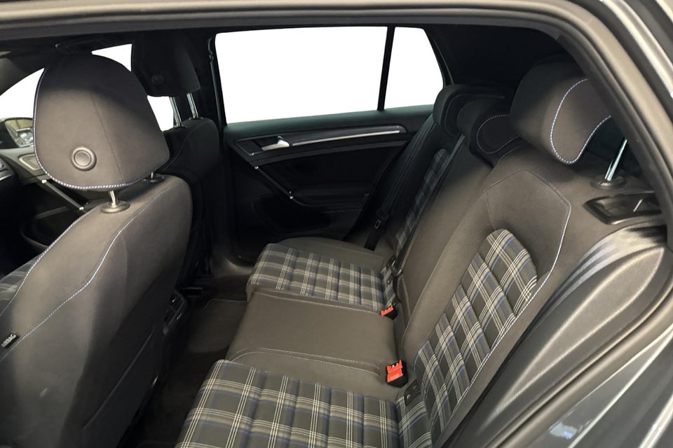 VW Golf VII 1,4 GTE DSG 5d