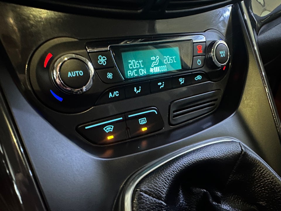 Ford Kuga 2,0 TDCi 140 Titanium 5d