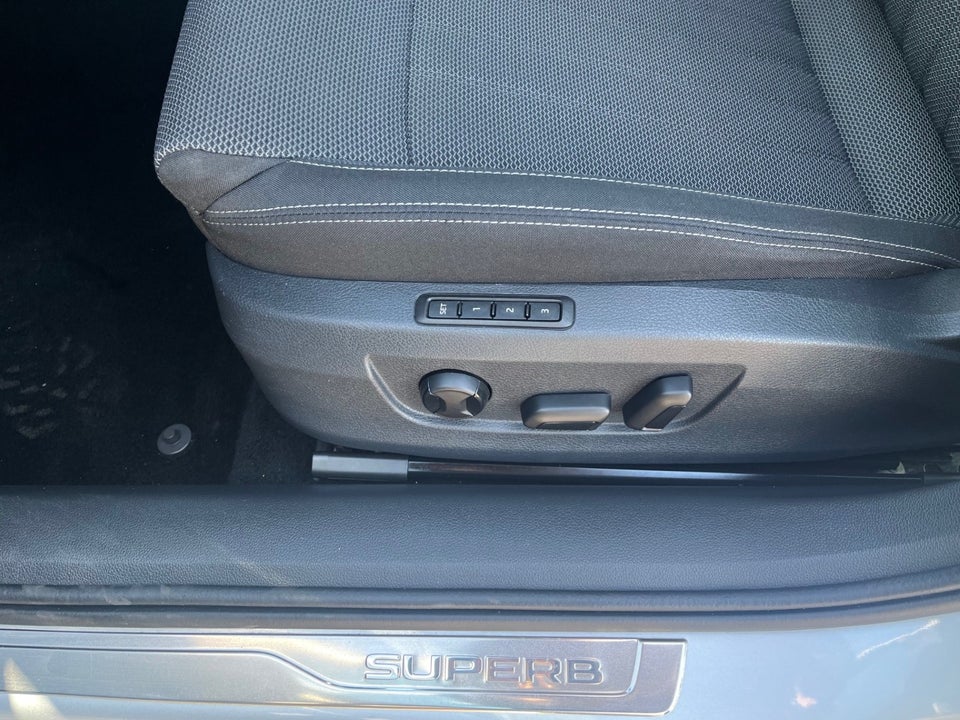 Skoda Superb 1,4 TSi iV Plus DSG 5d