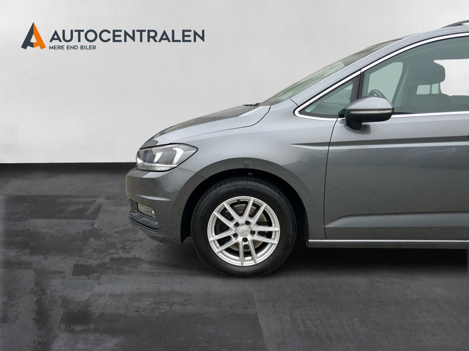 VW Touran 1,6 TDi 115 Comfortline Connect DSG 7prs 5d