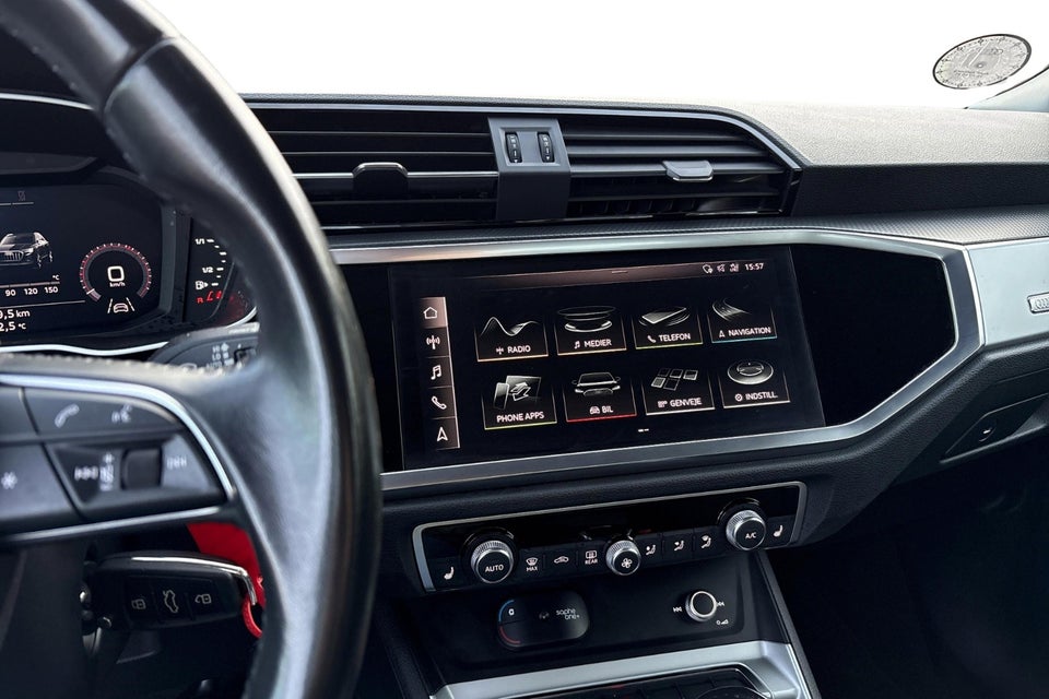 Audi Q3 35 TFSi Advanced Prestige S-tr. 5d