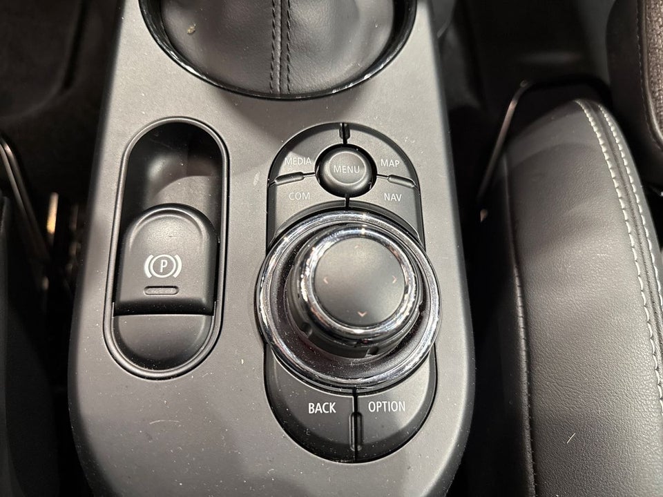 MINI Cooper SE Classic Trim 3d