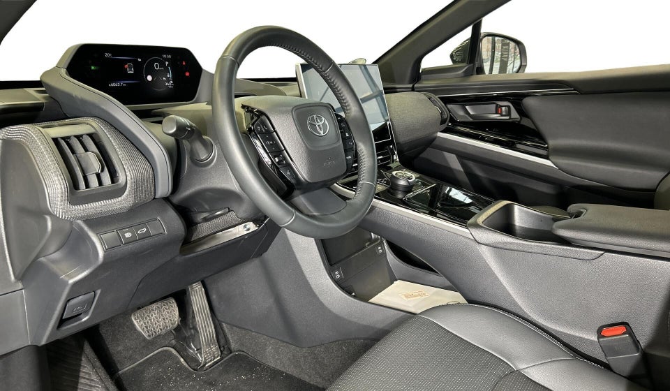 Toyota bZ4X Executive 5d