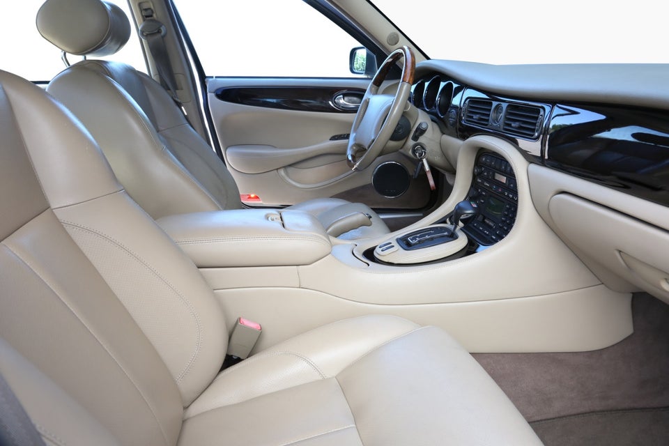 Jaguar XJR 4,0 S/C 4d