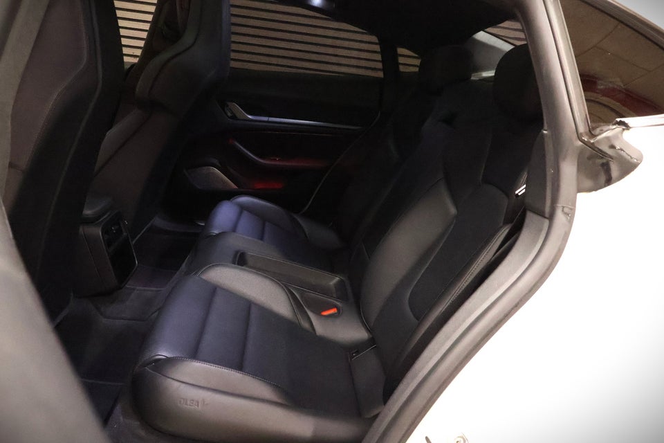 Porsche Taycan Turbo Performance+  4d