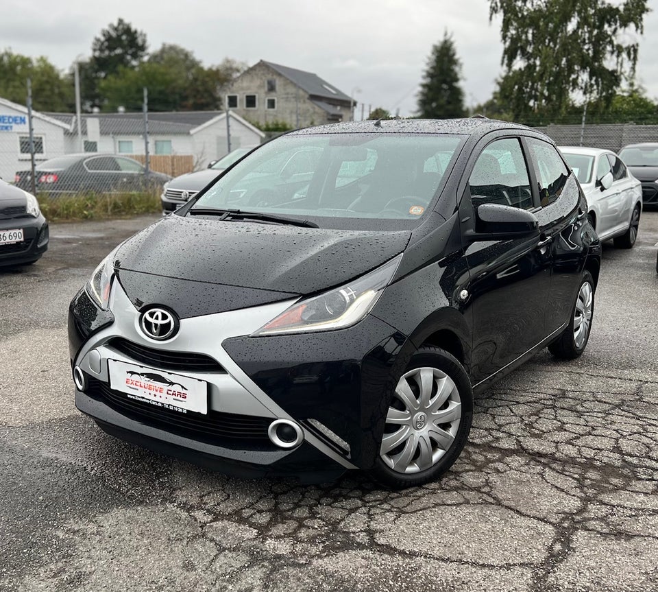 Toyota Aygo 1,0 VVT-i x-black 5d