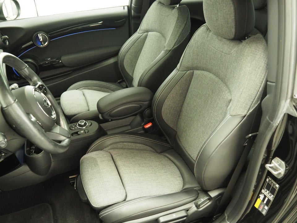 MINI Cooper SE Classic Trim 3d