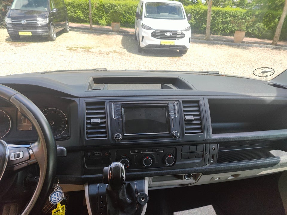 VW Transporter 2,0 TDi 150 Kassevogn DSG lang