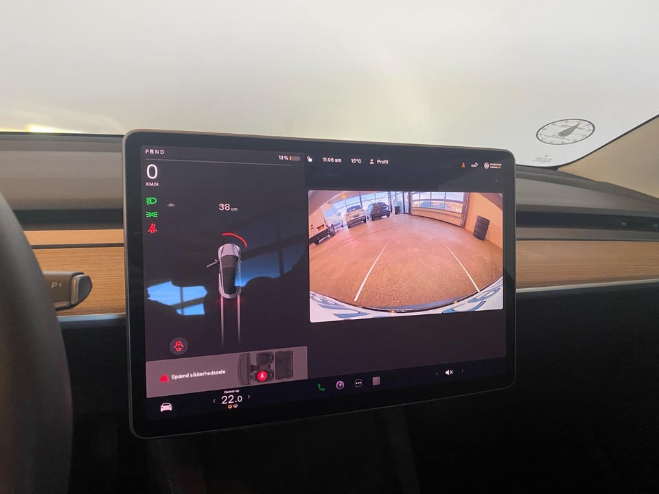 Tesla Model 3 Long Range AWD 4d