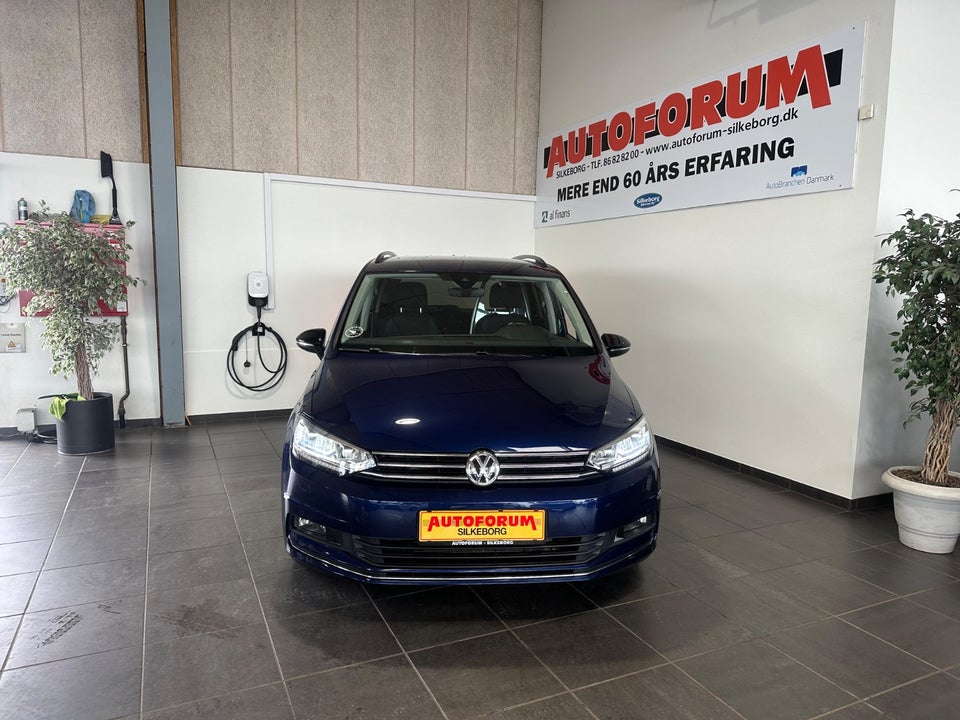 VW Touran 2,0 TDi 150 IQ.Drive DSG Van 5d