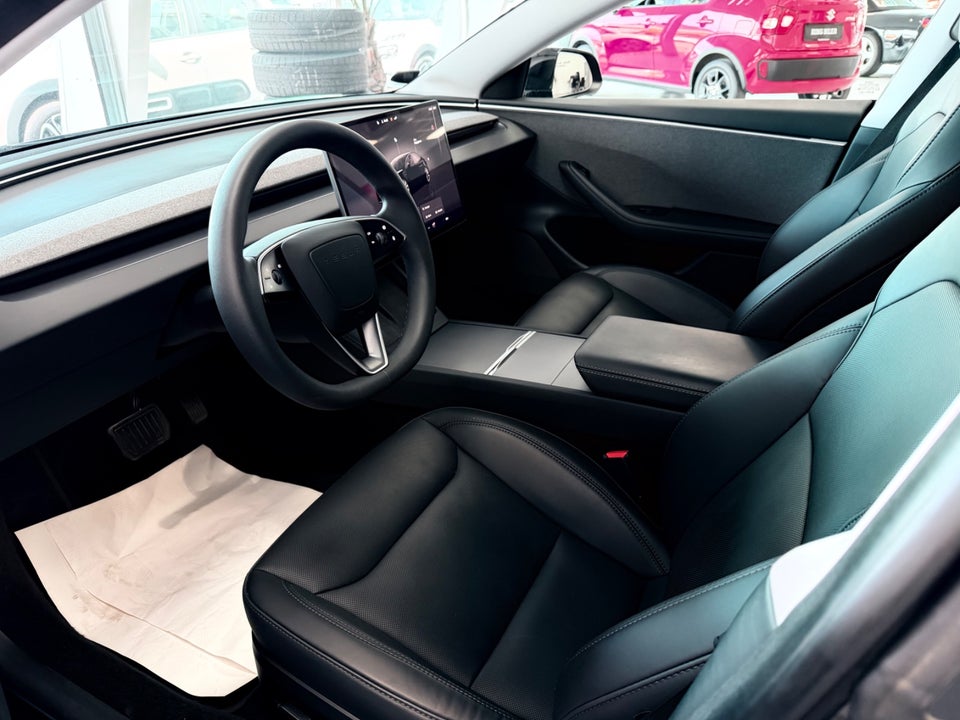 Tesla Model 3 RWD 4d
