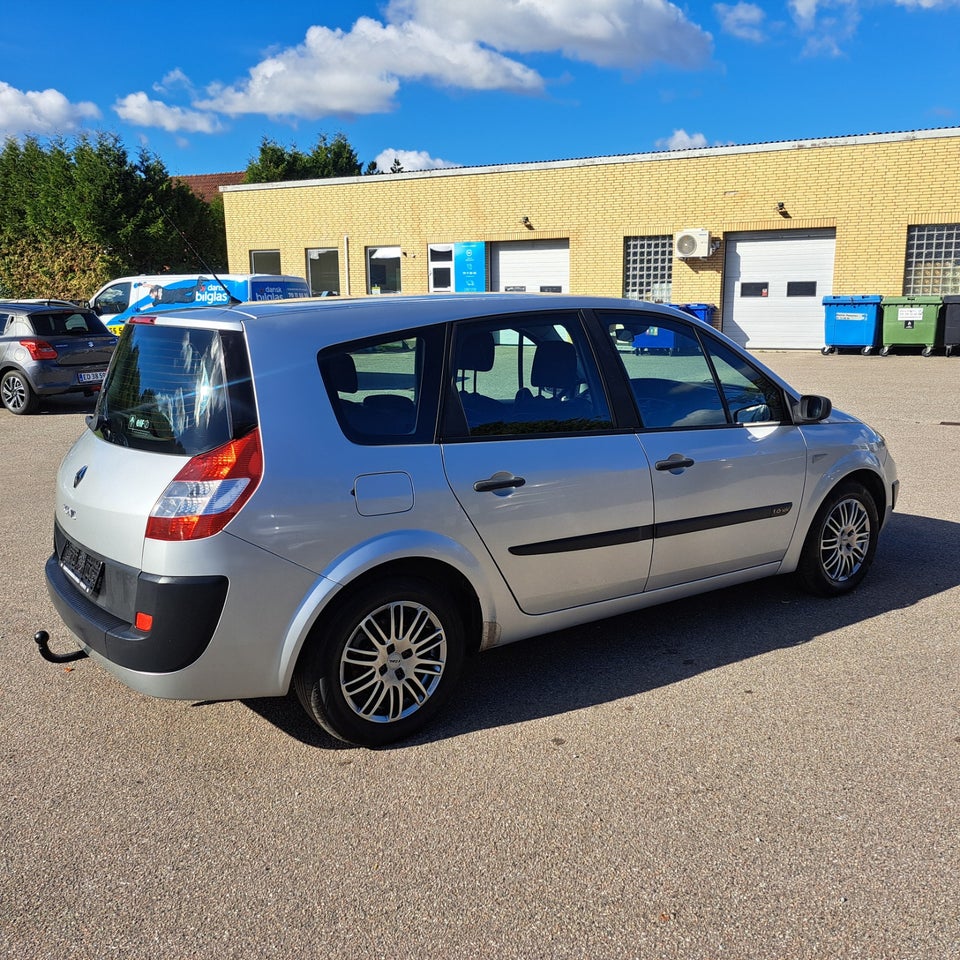 Renault Grand Scenic II 1,6 16V 7prs 5d