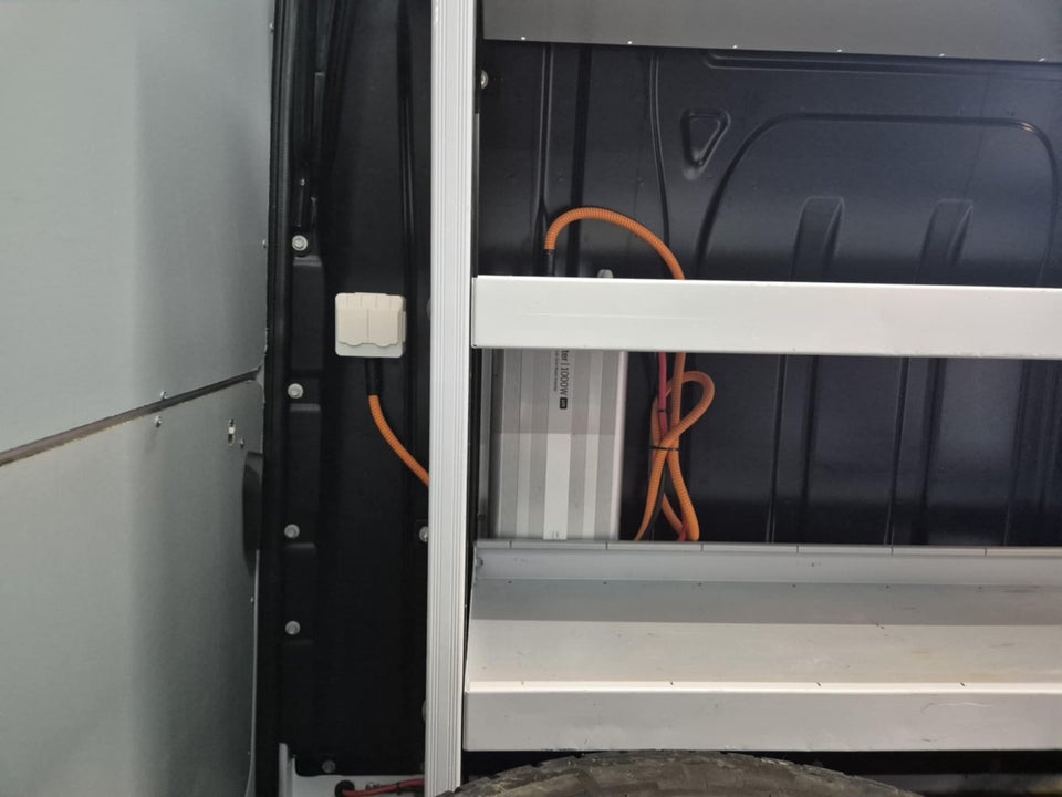 Renault Master IV T45 2,3 dCi 145 L3H3 Kassevogn RWD