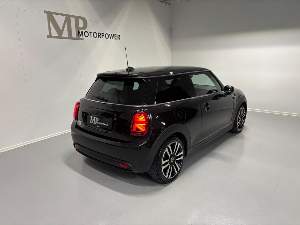 MINI Cooper SE Essential 3d