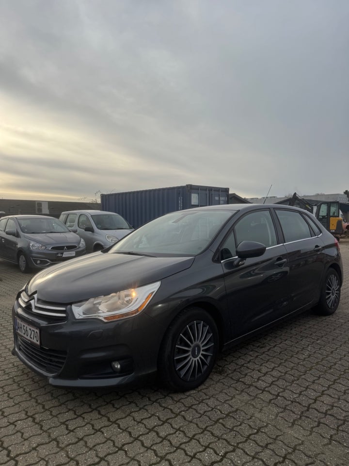 Citroën C4 1,6 e-HDi 115 Seduction 5d